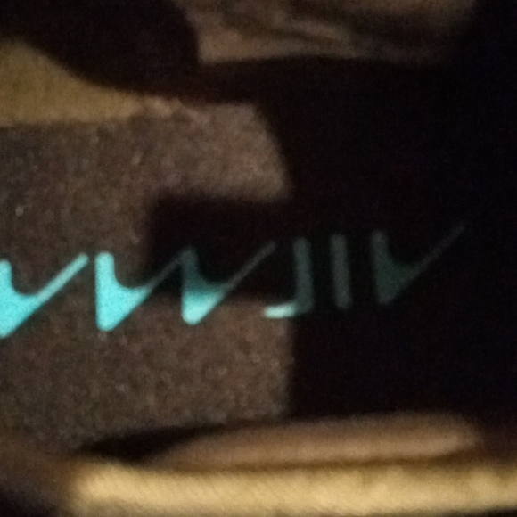 Nike Air MaxTennis Shoes - Picture 3 of 5